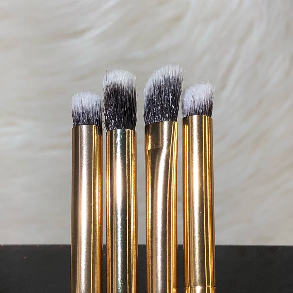 Lucie brushes